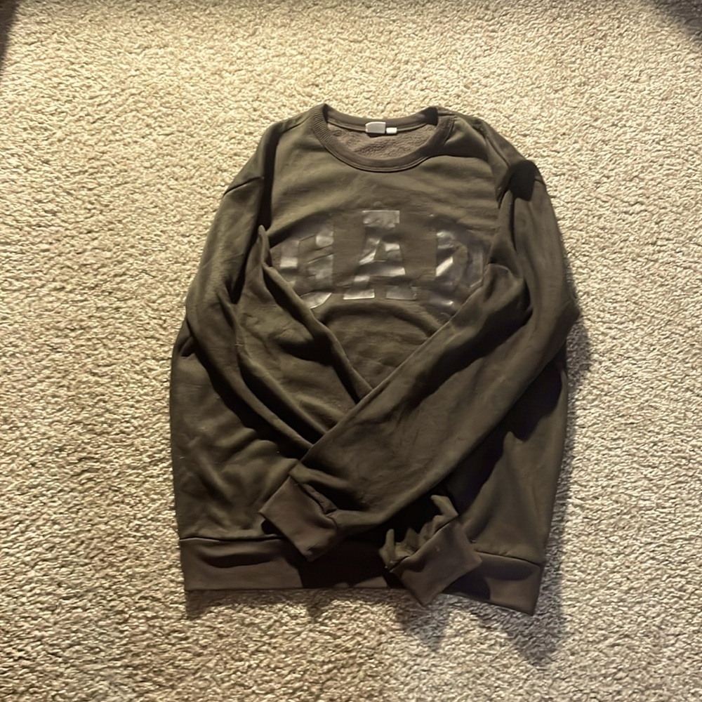 Gap sweater